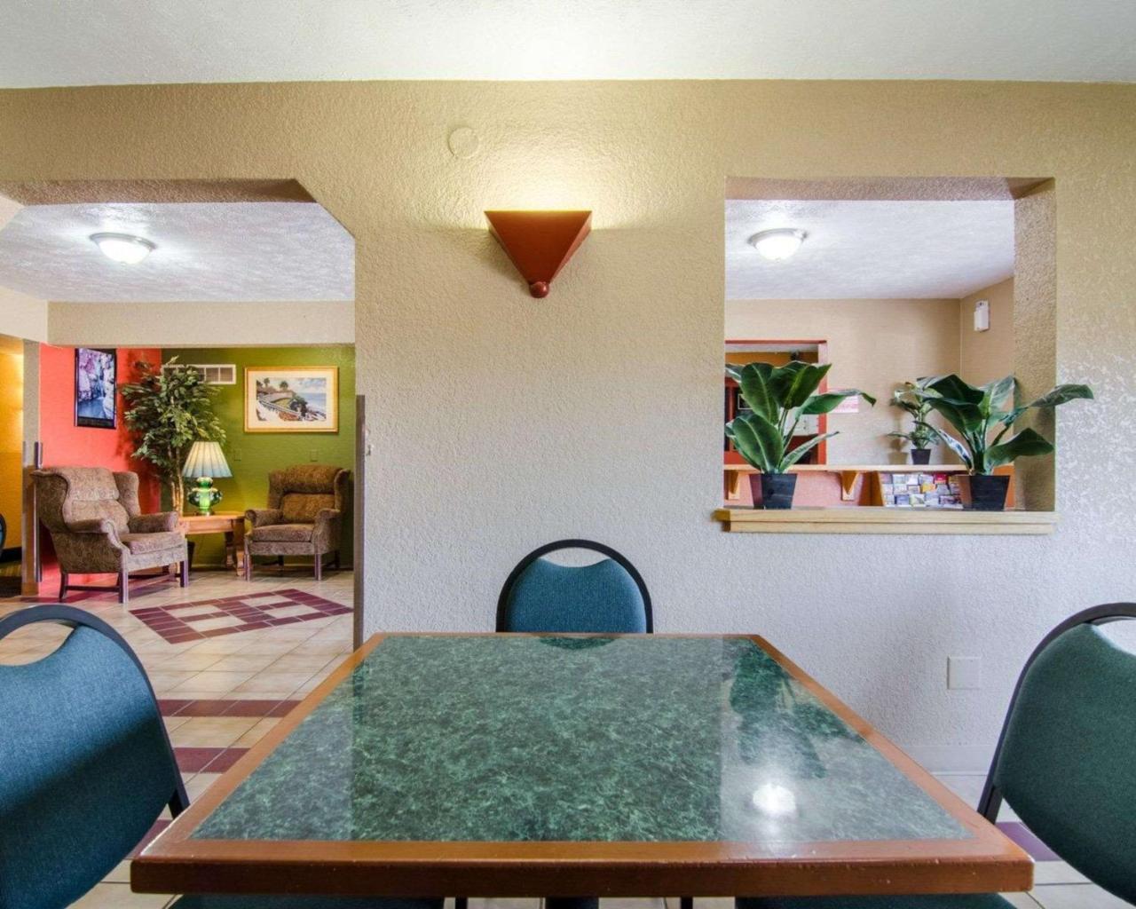 Econo Lodge Ottawa ภายนอก รูปภาพ